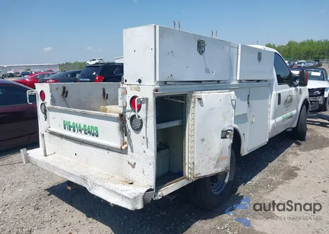 2004 Ford F-250 Xl/Xlt z USA, uszkodzony, nr VIN 1FDNF20L14ED47044